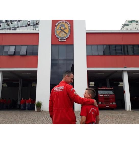 bombeiro-mirim-joinville-pai-e-filho.jpg